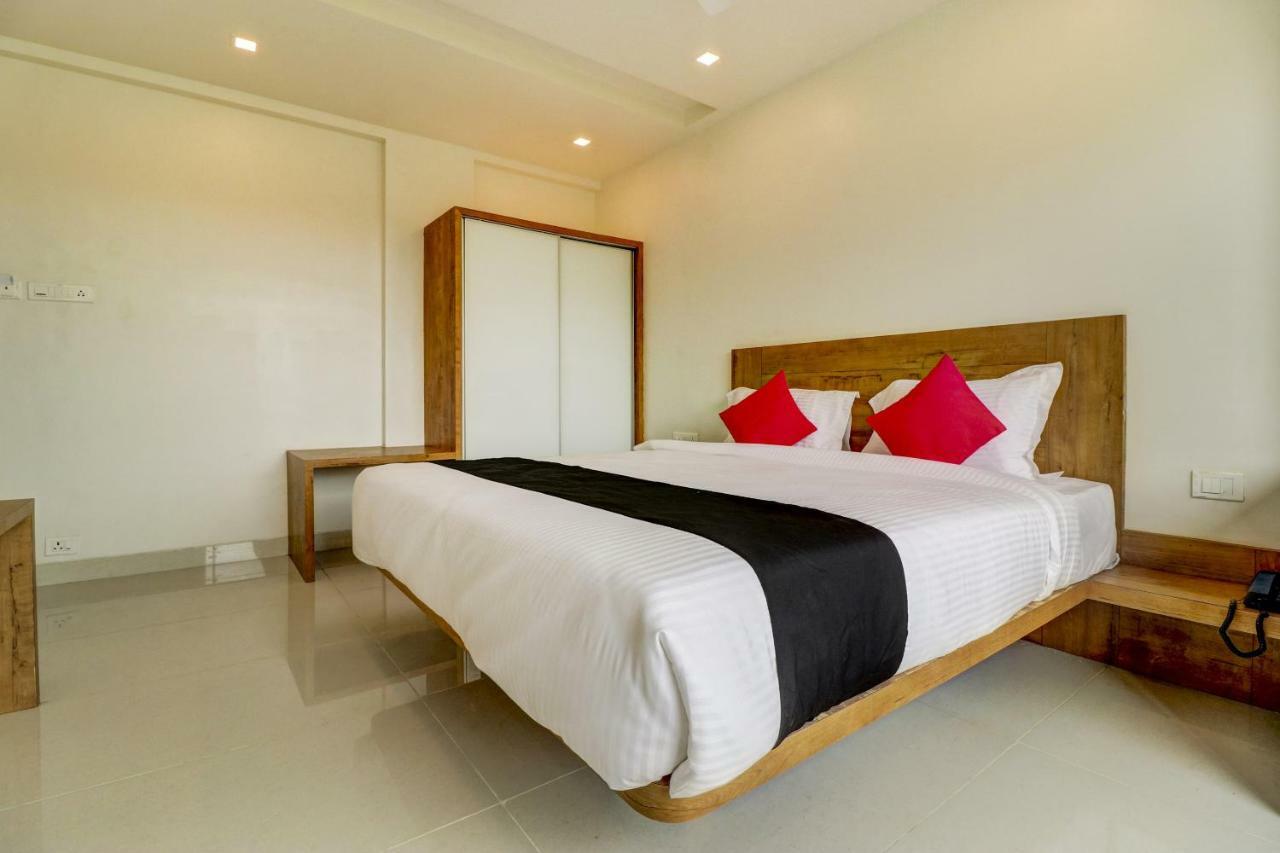 אאורנגבד Hotel The Orange Flag מראה חיצוני תמונה